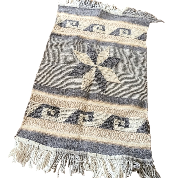Hand woven wool accent rug